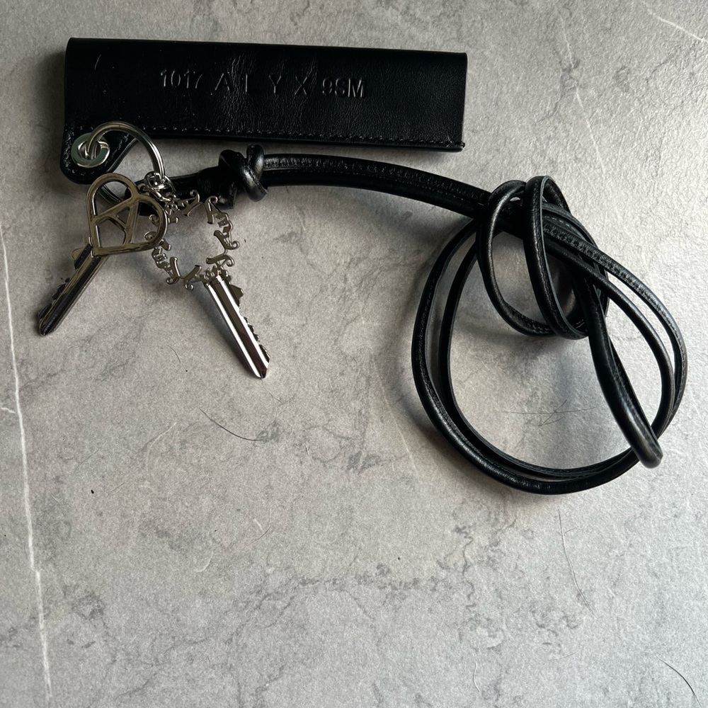 🆕 ALYX 1017 9SM Leather Keychain